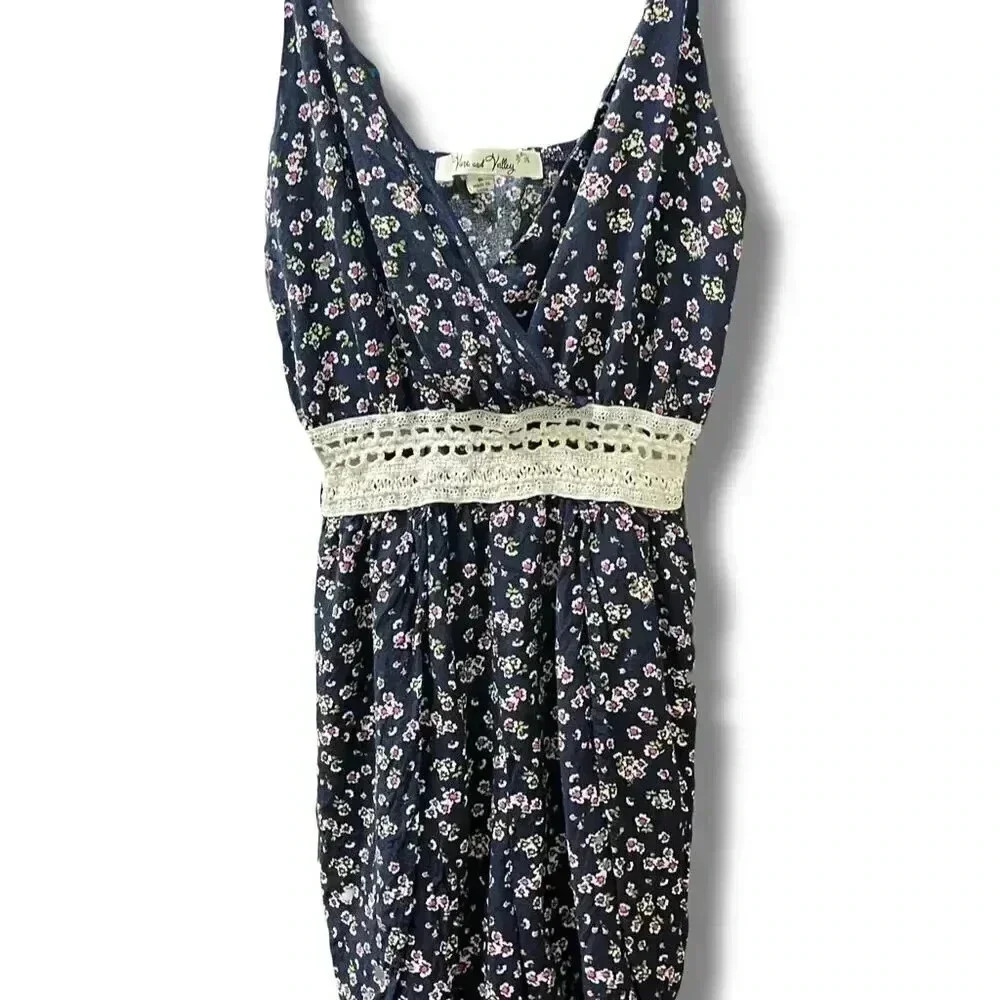 Vine and Valley Blue Floral V-Neck Romper Lace Trim Size S Casual Short
